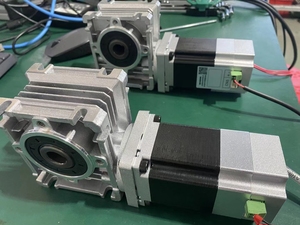 משולבת 48vdc משולבת 48vdc התקן 60 מ "מ 400w 3000 סל" ד 1.27nm nema 24 מנוע צעד 48v מכונית היברידית ce חדש 1.27nm קבוע מגנט - Product Image 3