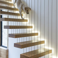 Design fantastique, porte-à-faux extérieur en acier solide, faisceau caché, marches en bois en forme de L, escalier flottant droit avec balustrade en verre