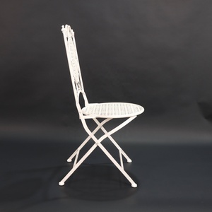 Silla plegable rústica blanca estilo Barcelona para bodas en jardín al aire libre con asiento redondo - Product Image 3