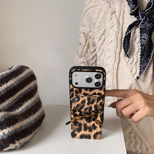 Étui de téléphone en cuir à imprimé léopard avec nœud papillon pour iPhone, étui à rabat avec porte-cartes miroir, protection pour femme - Product Image 6