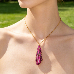 Colgante de Cristal Curativo de Alta Calidad con Alambre Dorado, Collar de Cianita Electrochapada, Colgante de Turmalina Aura para Decoración - Product Image 4