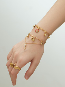 Regalo significativo per lei: <span class=keywords><strong>bracciale</strong></span> a doppio strato <span class=keywords><strong>con</strong></span> ciondoli a forma di peperoncino portafortuna e <span class=keywords><strong>campanella</strong></span>, regolabile in acciaio inossidabile - Product Image 5