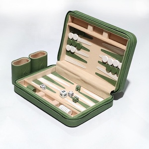 Mini <span class=keywords><strong>gioco</strong></span> da viaggio <span class=keywords><strong>a</strong></span> <span class=keywords><strong>dama</strong></span> magnetica e tavola da 9 pollici in elegante custodia in similpelle classico <span class=keywords><strong>gioco</strong></span> da tavolo di strategia - Product Image 3