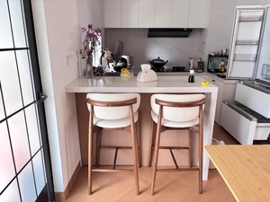 Silla Alta Moderna de Lujo para Cocina con Reposapiés y Respaldo para Bar en Casa de Diseño en Madera Maciza - Product Image 6