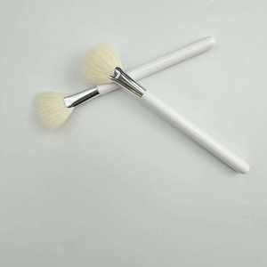 Applicateur de masque facial en poils de chèvre blancs moyens super doux, pour peeling à l'acide glycolique, traitement de peeling de la peau, qualité supérieure, prix réduit - Product Image 3