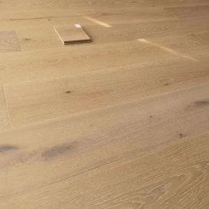 Parquet en bois d'ingénierie massif mat lisse moderne pour salon, style de décoration de sol naturel, revêtement de sol en bois dur d'intérieur - Product Image 1