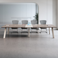 Mobilier de bureau moderne de haute qualité 4m 5m 10 personnes bureau de réunion en bois Table de conférence chaises assorties pour une utilisation en salle de conférence