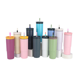 Termo de Acero Inoxidable 304 de Doble Pared con Aislamiento al Vacío, de Gran Capacidad (24oz), con Pajita - Product Image 1