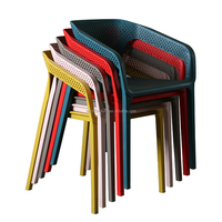 2023 Offres Spéciales extérieur meubles en plastique chaise de loisirs nordique simple creux fauteuil extérieur en plastique chaise de salle à manger