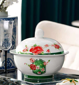 Ra mắt trên toàn thế giới của một bộ đồ ăn bằng gốm 58 mảnh đặc biệt cho Giáng sinh. Lý tưởng cho các cuộc họp mặt gia đình, quà tặng kinh doanh, và nhiều hơn nữa - Product Image 3