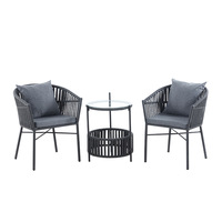 Ensemble de chaises en rotin et tables de café pour salon de villa extérieur, design moderne, durable pour jardin et cour