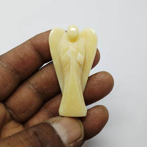 Figurine d'ange en aventurine jaune finement sculptée artisanat en pierre semi-précieuse - Product Image 1
