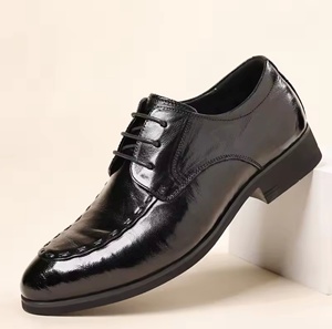 Mocassins en cuir pour hommes, imperméables, antidérapants, légers, à motif floral intemporel, pour le bureau, la carrière, les occasions habillées, à enfiler, à bout fermé, pour mariage - Product Image 5