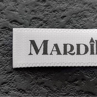 Muestra gratis personalizado al por mayor de algodón respetuoso con el medio ambiente serigrafía ropa camiseta etiquetas tejidas etiquetas privadas
