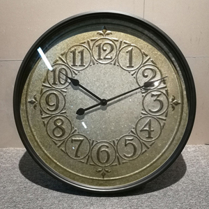 Horloge murale ronde en métal vintage classique de 60 cm, design rustique pour salon, mouvement à quartz, décoration d'intérieur - Product Image 1