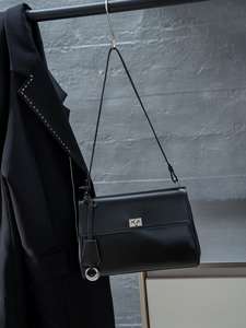 Nouveau sac carré de haute qualité style Lock Printemps/Été 2026 – Sac à bandoulière classique en cuir pour femme - Product Image 2