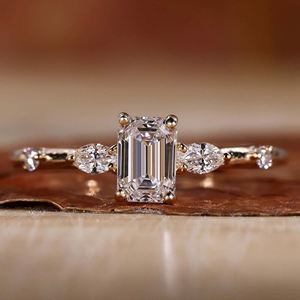 Bagues de fiançailles élégantes pour femmes en or massif 10K 14K 18K VVS Moissanite - Product Image 1