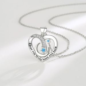 Collar Chapado en Oro con Colgante de Corazón 'Love You to Moon Back Mom' para Mujer - Product Image 3