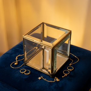 Boîte à bijoux en verre cristal avec cadre en laiton personnalisé, élégante boîte de rangement, boîte décorative pour la maison - Product Image 1