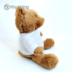 Oso de Peluche Marrón Oscuro con Suéter Tejido - Peluche Abrazable, Regalo de Cumpleaños Acogedor para Niños y Adultos Personalizable - Product Image 4