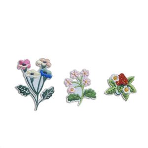 Nouvelle conception de patch brodé à l'ordinateur, à thermocoller, en différentes formes (fleur, coléoptère, papillon) pour vêtements et sacs - Product Image 4