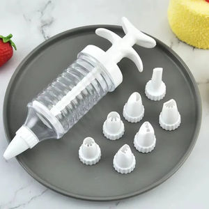 En gros, Nouveau Distributeur de Pâte à Pâtisserie en Plastique à 8 Ports avec Douilles pour Glaçage et Décoration de Gâteaux, Outil de Décoration de Tubes pour la Cuisine Domestique - Product Image 1