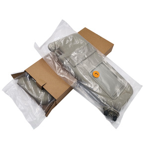 Parasoles para Toyota Camry 06-11, lado del conductor y del pasajero, con espejo de vanidad, instalación con tornillos - Product Image 3