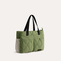 Sac fourre-tout matelassé vert avec poignées en sangle, deux poches avant, sac à bandoulière léger, logo personnalisé, fabricant OEM ODM