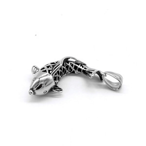 Yunnique – collier avec pendentif creux en forme de carpe en acier titane, bijoux de mode unisexes en forme d'animal - Product Image 2