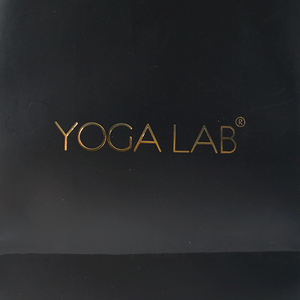 Sacchetti di carta regalo di lusso piccoli sacchetti per la spesa riciclati stampati personalizzati <span class=keywords><strong>con</strong></span> <span class=keywords><strong>nome</strong></span> commerciale per l'imballaggio di gioielli <span class=keywords><strong>con</strong></span> manico - Product Image 3