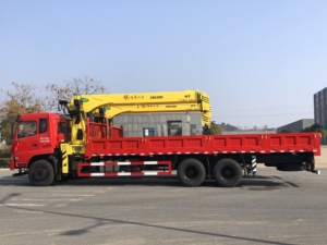 รถเครนติดตั้งบนรถบรรทุก 12000 กก. แชสซี 6x4 พร้อมอุปกรณ์ยกไฮดรอลิกแบบยืดหดได้ - Product Image 6