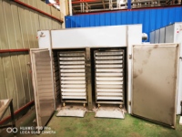 Machine de séchage en tunnel à prix d'usine pour les croustilles aux fruits Déshydrateur efficace à usage industriel avec échangeur de chaleur clé