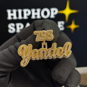 Colgante Personalizado Yandel de 2 Pulgadas con Nombre, Chapado en Plata, con Diamantes de Moissanita, Estilo Hip Hop, con Número 795, de Lujo - Product Image 1