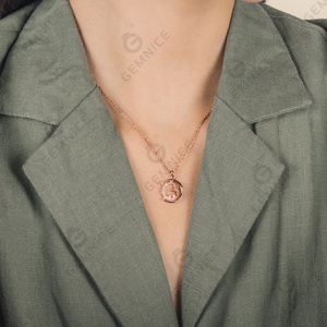 Collana con Pendente Luna e Stella Cosmica in Argento Sterling 925 Placcato Oro 14k con Zirconi Bianchi Gemnel Luxury - Product Image 6