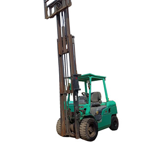 Montacargas Diésel Usado Mitsubishi FD30 de 3 Toneladas, Altura de Elevación de 4.5m, Desplazador Lateral Hidráulico, Neumáticos Sólidos, Mástil de Dos Etapas, Asiento para Operador - Product Image 1