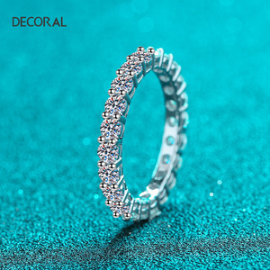 Anillo de Compromiso de Plata de Ley S925 con Moissanita Vvs1 de 2.2 Quilates, Joyería Fina Personalizada para Boda - Product Image 2