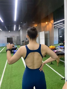 Combinaison de yoga une pièce décontractée avec logo personnalisé, dos évidé, jambe large évasée, pour la gym et le fitness - Product Image 4