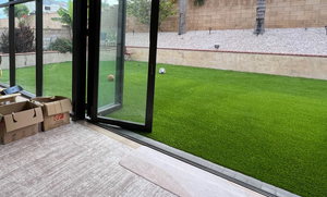 Césped <span class=keywords><strong>Artificial</strong></span> Verde Anti UV de PE, Gran Inventario en Liquidación, Tamaño Personalizado, Densidad Ajustable, Marca GU, para Obras de Construcción, Cercas y Patios - Product Image 2