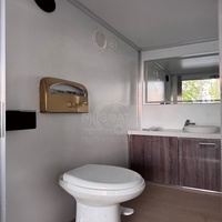Remorque WC portable à double cabine, toilettes mobiles personnalisées pour mariages, chantiers de construction, festivals et locations en extérieur