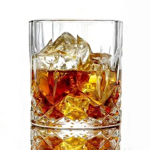 Kustom pola ukiran bulat dasar berat kristal kaca koktail batu wiski kacamata untuk Bar pesta minum