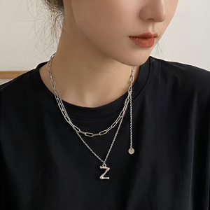 Collares de Gargantilla de Varias Capas con Colgantes de Letras para Mujer, de Acero Inoxidable, Joyería de Diseño Personalizada - Product Image 1