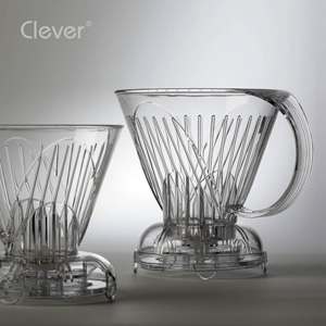 Clever Dripper Mr. Nuevo y Elegante Portavasos Translúcido Gris Trapezoidal Resistente a 100°C para Franquicias de Café, Reutilizable, Suministros B2B - Product Image 2