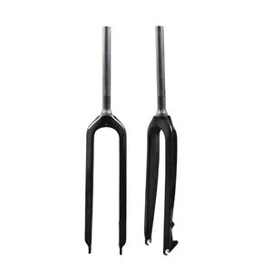 Nouvelle arrivée <span class=keywords><strong>1</strong></span>-<span class=keywords><strong>1</strong></span>/<span class=keywords><strong>8</strong></span> <span class=keywords><strong>1</strong></span>-<span class=keywords><strong>1</strong></span>/2 <span class=keywords><strong>Fourche</strong></span> <span class=keywords><strong>rigide</strong></span> en carbone 29er conique à dégagement rapide 100*9mm pour vélos de montagne - Product Image 1