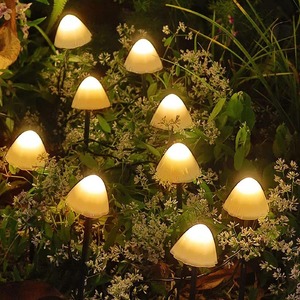 Luces Solares para Jardín con Forma de Hongo, Iluminación Decorativa LED para Exteriores, Resistente al Agua, Portátil, Alimentada por Energía Solar - Product Image 1