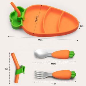 Assiette repas bébé en silicone antidérapante en forme de carotte avec compartiments, ventouse et ensemble cuillère-fourchette-paille - Product Image 6