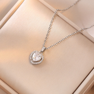 Korean Style Ladies Heart Pendant Necklace Fashion Designer Sweet Collarbone <b>Chain</b> Choker Necklace for Women Jewelry - Product Image 3