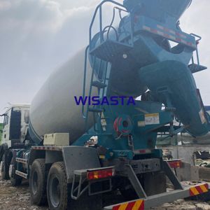 Mezclador de <span class=keywords><strong>hormigón</strong></span> montado en camión Howo de 9 10 12 metros cúbicos de mayor calidad con máquina de camión <span class=keywords><strong>Precio</strong></span> más barato a la venta - Product Image 5