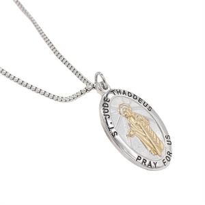 Collar con Colgante Ovalado de la Virgen María en Acero Inoxidable - Product Image 1