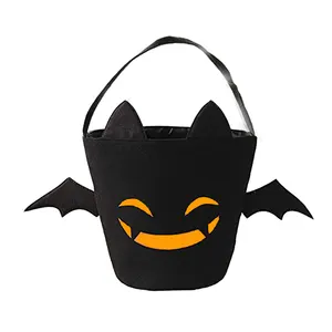 Trik Permen Halloween dan Tas Keranjang Suguhan dan Masker Liburan