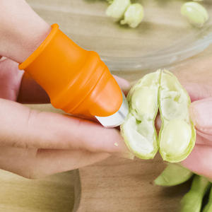Wholesale Factory Silicone Rubber Finger Cover Manual <b>Vegetables</b> Cutter Nail Protector Slicer - Product Image 5